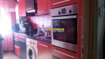 apartament-cu-3-camere-cetate-etaj-intermediar-5